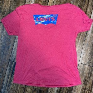 Levi’s t shirt
